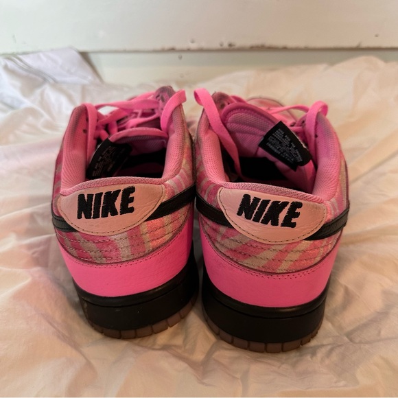 Nike Men’s Pink & Black Zebra Print Sneakers - Picture 6 of 10